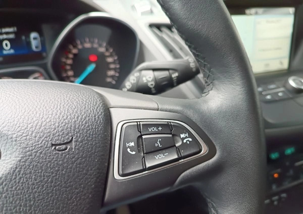 Ford Kuga cena 74900 przebieg: 84061, rok produkcji 2018 z Poznań małe 631